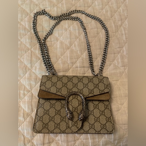 Authentic Gucci Dionysus GG Supreme Mini - Picture 2 of 9